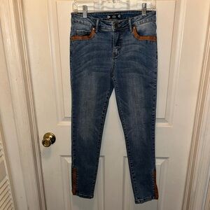 TRU LUXE Women’s Denim Jeans. Waist 27. Inseam 27.